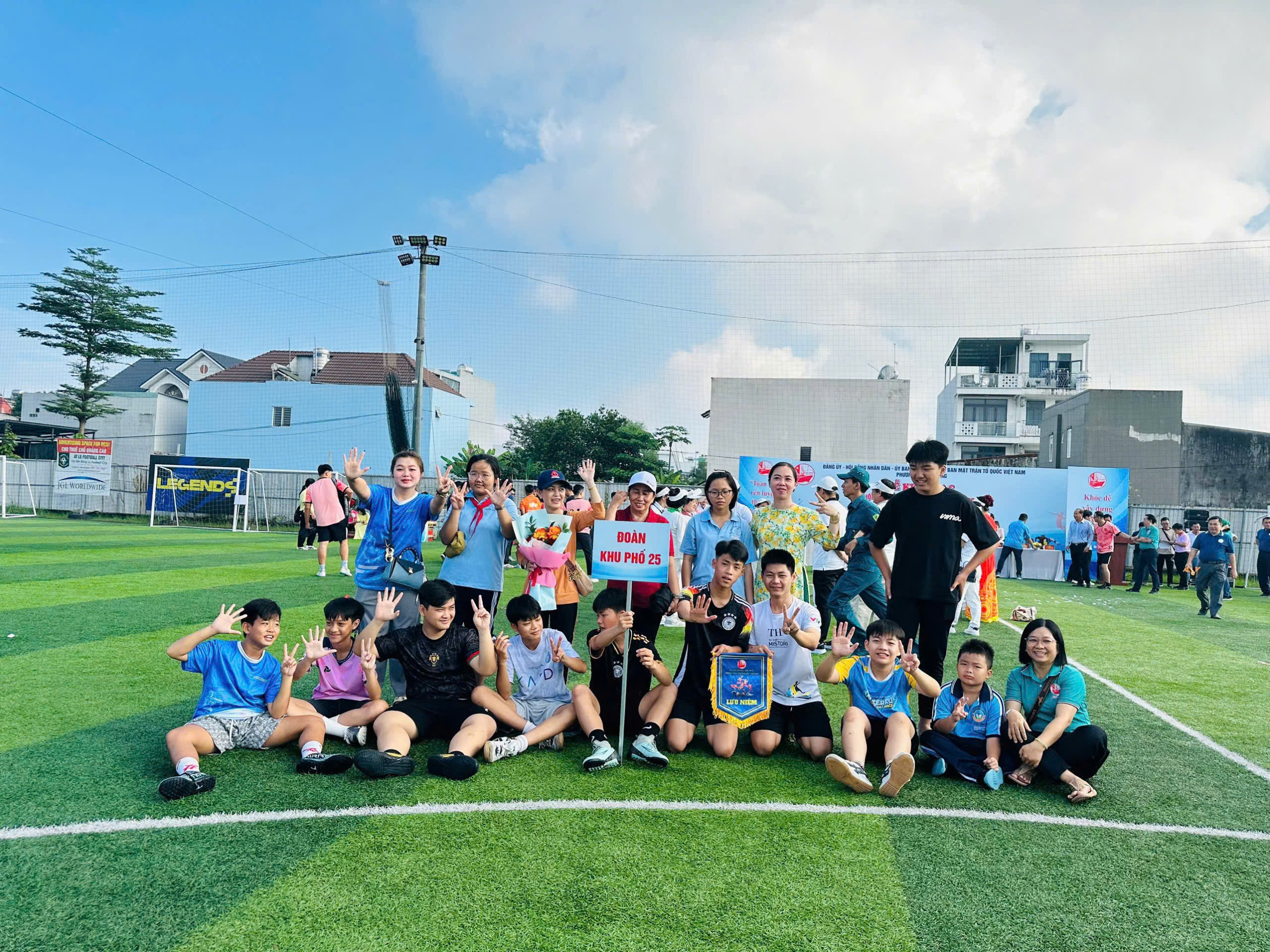 Tụ tập mất an ninh